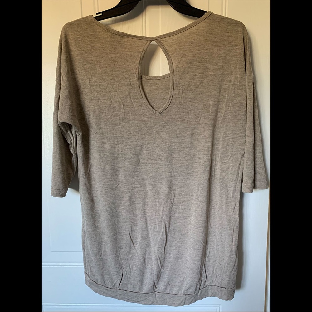 Top - Picture 2 of 3